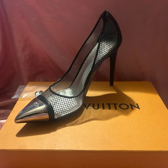 Louis Vuitton Black and Silver Mesh Heels - Picture 1 of 5
